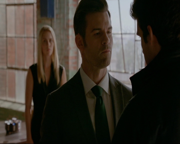 VampireDiaries-dot-nl_TheOriginals4x02NoQuarter0522.jpg