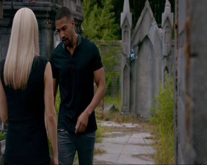 VampireDiaries-dot-nl_TheOriginals4x02NoQuarter0581.jpg