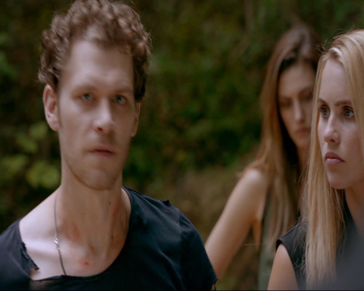 VampireDiaries-dot-nl_TheOriginals4x02NoQuarter1930.jpg VampireDiaries-dot-nl_TheOriginals4x02NoQuarter1930.jpg