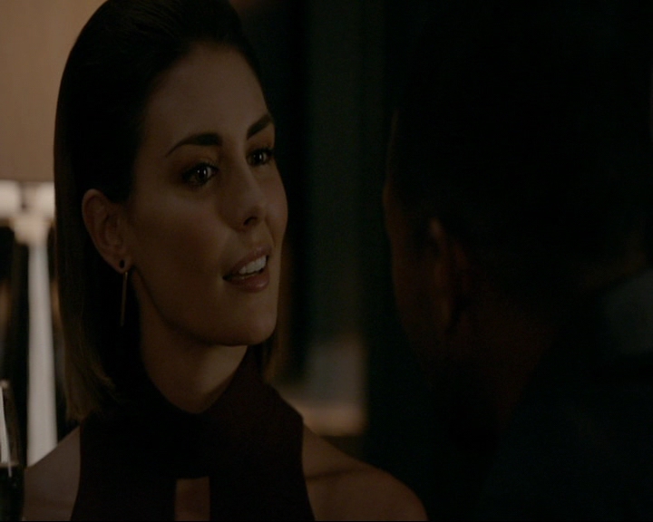 VampireDiaries-dot-nl_TheOriginals4x02NoQuarter2103.jpg