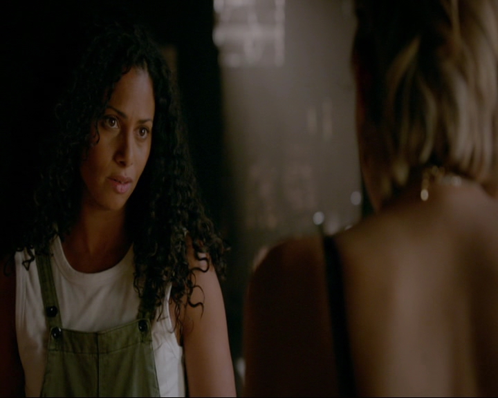 VampireDiaries-dot-nl_TheOriginals4x05IHearYouKnocking0916.jpg VampireDiaries-dot-nl_TheOriginals4x05IHearYouKnocking0916.jpg