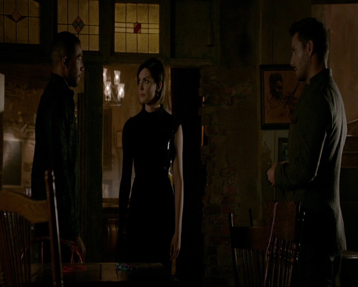 VampireDiaries-dot-nl_TheOriginals4x05IHearYouKnocking1089.jpg