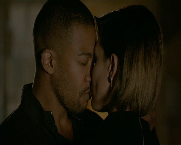 VampireDiaries-dot-nl_TheOriginals4x05IHearYouKnocking1106.jpg VampireDiaries-dot-nl_TheOriginals4x05IHearYouKnocking1106.jpg