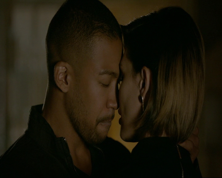 VampireDiaries-dot-nl_TheOriginals4x05IHearYouKnocking1107.jpg VampireDiaries-dot-nl_TheOriginals4x05IHearYouKnocking1107.jpg