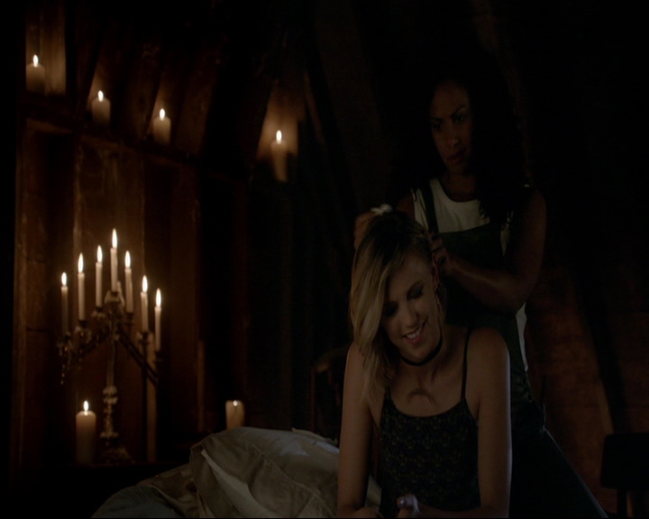 VampireDiaries-dot-nl_TheOriginals4x05IHearYouKnocking2068.jpg
