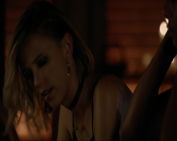 VampireDiaries-dot-nl_TheOriginals4x05IHearYouKnocking2104.jpg VampireDiaries-dot-nl_TheOriginals4x05IHearYouKnocking2104.jpg