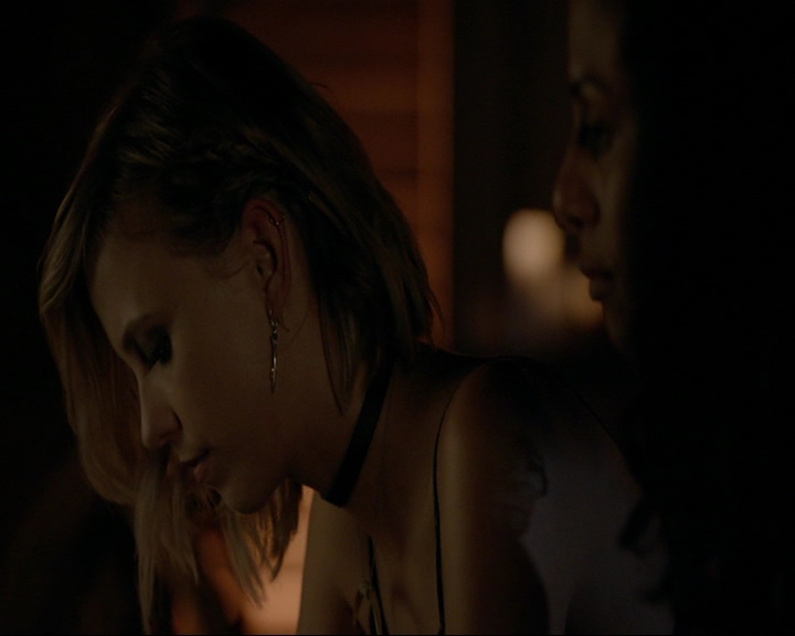 VampireDiaries-dot-nl_TheOriginals4x05IHearYouKnocking2117.jpg
