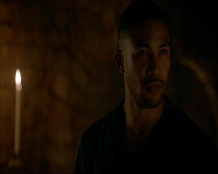 VampireDiaries-dot-nl_TheOriginals4x06BagOfCobras0566.jpg
