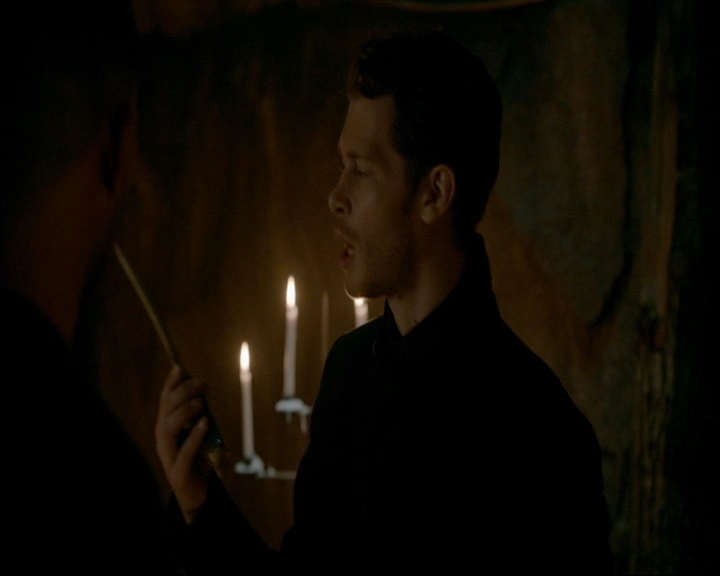 VampireDiaries-dot-nl_TheOriginals4x06BagOfCobras0572.jpg