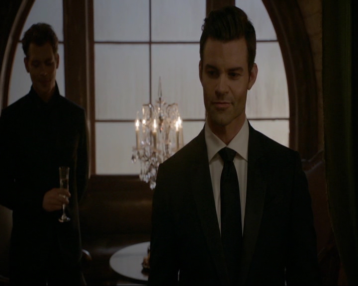 VampireDiaries-dot-nl_TheOriginals4x06BagOfCobras0611.jpg VampireDiaries-dot-nl_TheOriginals4x06BagOfCobras0611.jpg