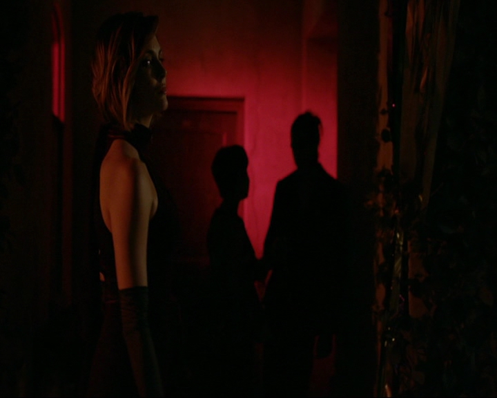 VampireDiaries-dot-nl_TheOriginals4x06BagOfCobras0708.jpg