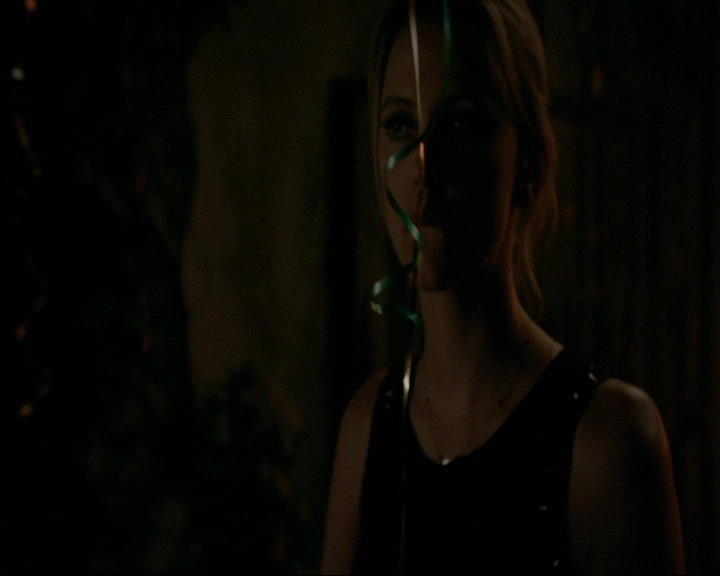 VampireDiaries-dot-nl_TheOriginals4x06BagOfCobras1196.jpg