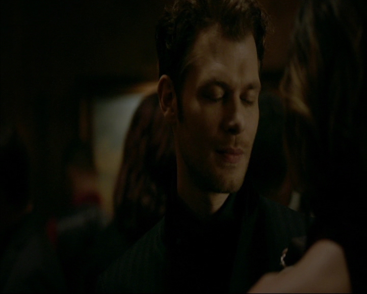 VampireDiaries-dot-nl_TheOriginals4x06BagOfCobras1224.jpg