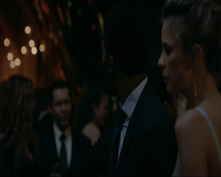 VampireDiaries-dot-nl_TheOriginals4x06BagOfCobras1603.jpg