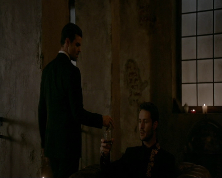 VampireDiaries-dot-nl_TheOriginals4x06BagOfCobras1658.jpg