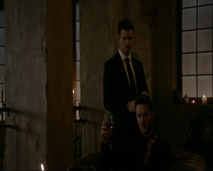 VampireDiaries-dot-nl_TheOriginals4x06BagOfCobras1660.jpg