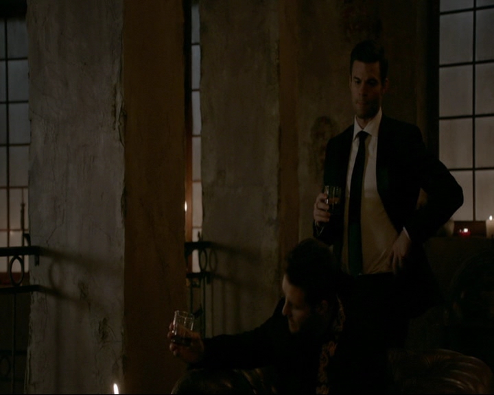 VampireDiaries-dot-nl_TheOriginals4x06BagOfCobras1663.jpg