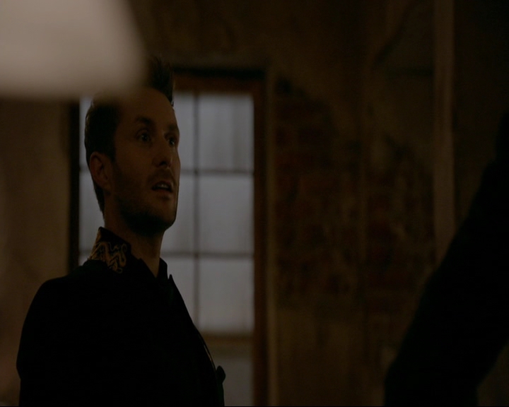 VampireDiaries-dot-nl_TheOriginals4x06BagOfCobras1666.jpg