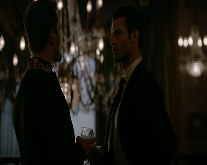 VampireDiaries-dot-nl_TheOriginals4x06BagOfCobras1690.jpg
