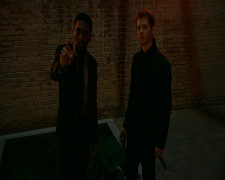 VampireDiaries-dot-nl_TheOriginals4x06BagOfCobras1766.jpg