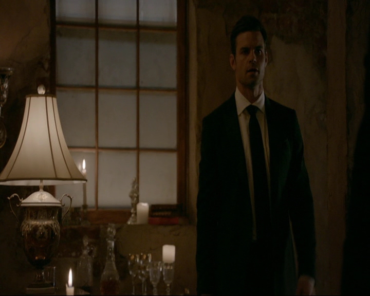 VampireDiaries-dot-nl_TheOriginals4x06BagOfCobras1834.jpg