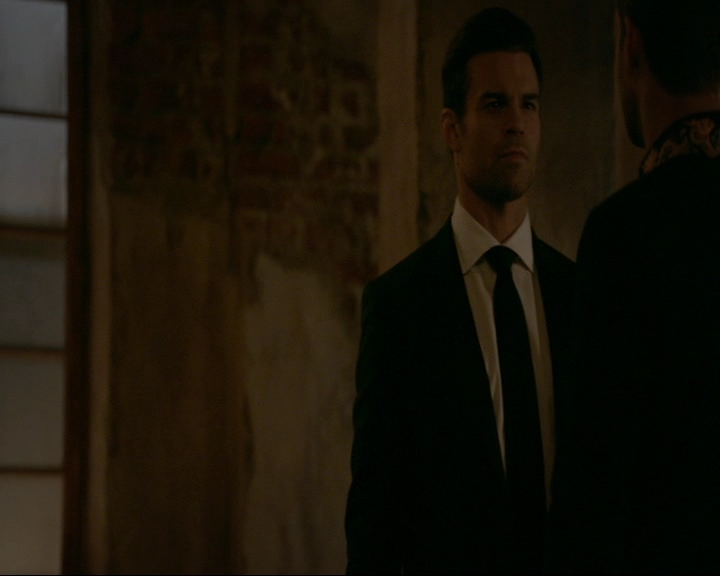 VampireDiaries-dot-nl_TheOriginals4x06BagOfCobras1838.jpg