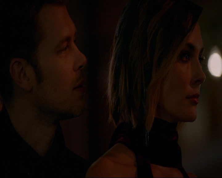 VampireDiaries-dot-nl_TheOriginals4x06BagOfCobras1975.jpg VampireDiaries-dot-nl_TheOriginals4x06BagOfCobras1975.jpg