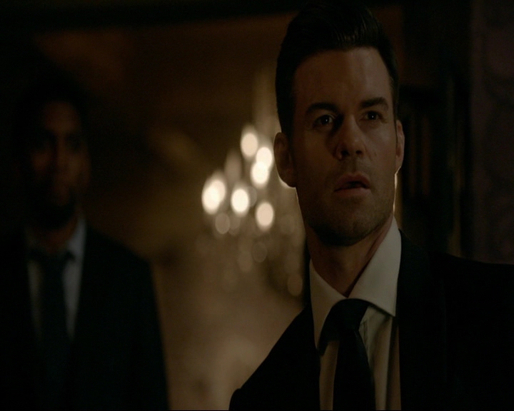 VampireDiaries-dot-nl_TheOriginals4x06BagOfCobras2063.jpg