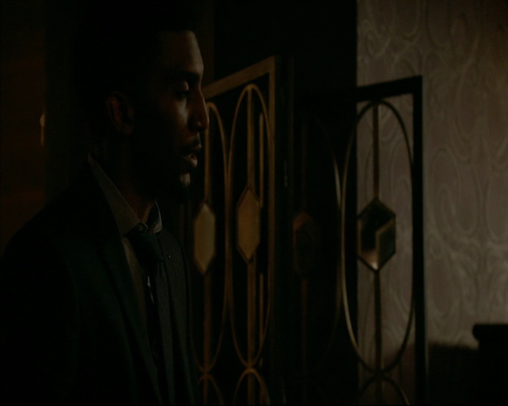 VampireDiaries-dot-nl_TheOriginals4x06BagOfCobras2065.jpg