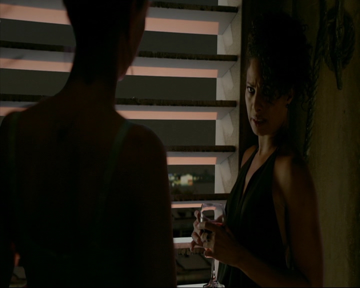 VampireDiaries-dot-nl_TheOriginals4x06BagOfCobras2130.jpg