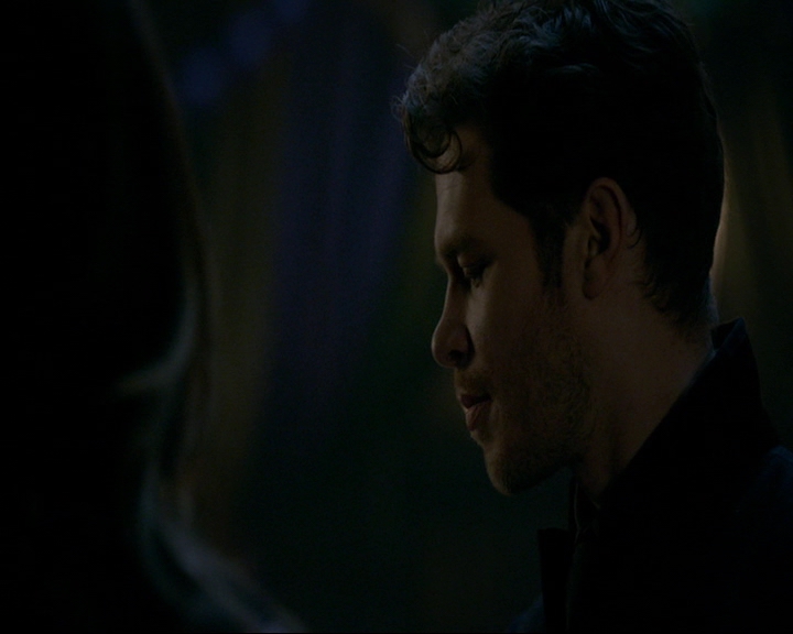 VampireDiaries-dot-nl_TheOriginals4x06BagOfCobras2277.jpg