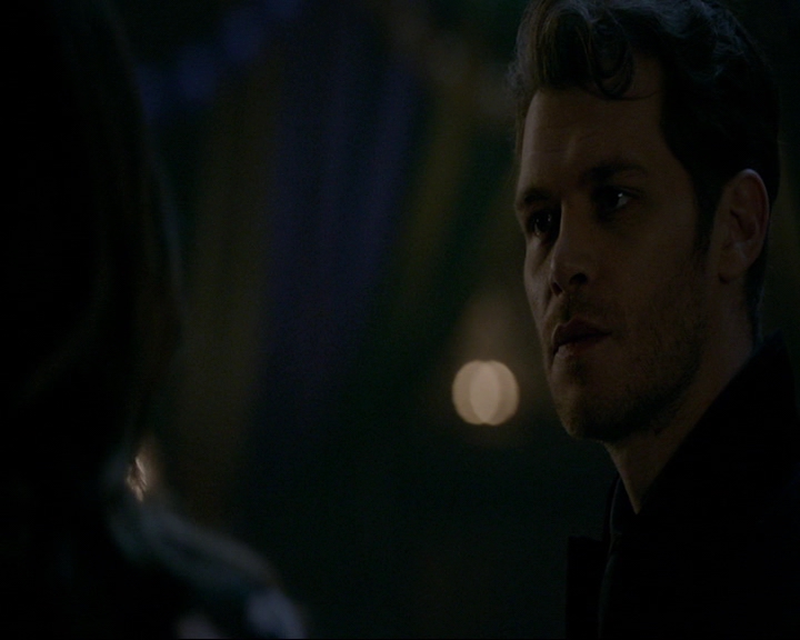 VampireDiaries-dot-nl_TheOriginals4x06BagOfCobras2284.jpg