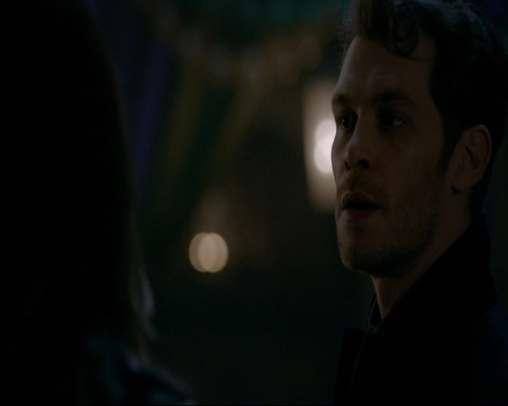 VampireDiaries-dot-nl_TheOriginals4x06BagOfCobras2299.jpg
