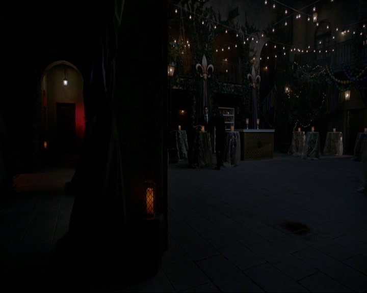 VampireDiaries-dot-nl_TheOriginals4x06BagOfCobras2300.jpg