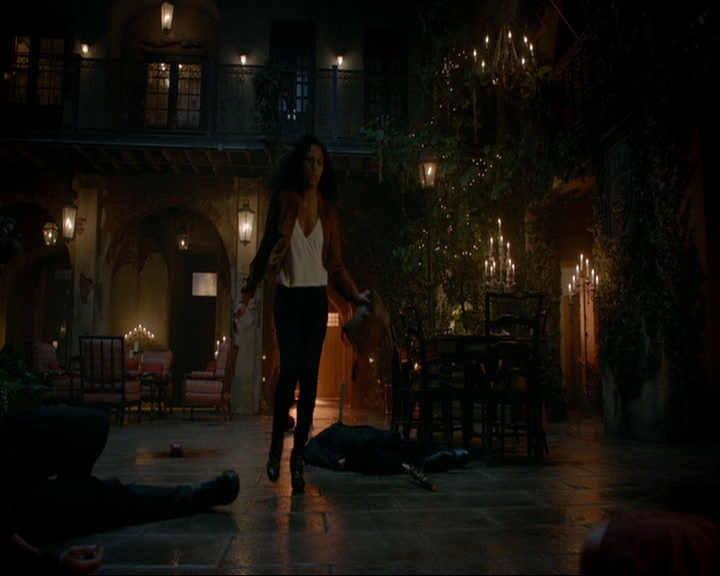 VampireDiaries-dot-nl_TheOriginals4x07HighWaterandaDevilsDaughter1683.jpg VampireDiaries-dot-nl_TheOriginals4x07HighWaterandaDevilsDaughter1683.jpg