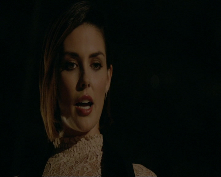 VampireDiaries-dot-nl_TheOriginals4x09QueenDeath0030.jpg