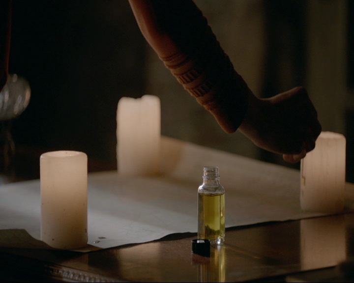 VampireDiaries-dot-nl_TheOriginals4x09QueenDeath1198.jpg