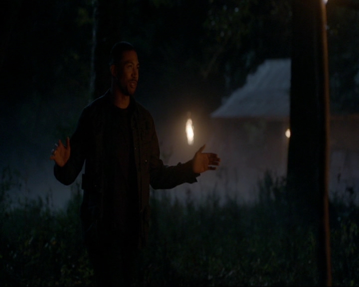 VampireDiaries-dot-nl_TheOriginals4x09QueenDeath1456.jpg