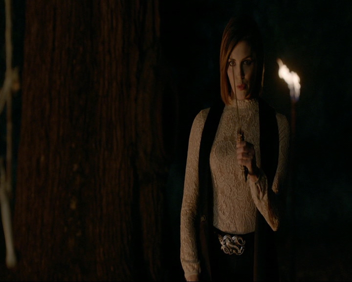 VampireDiaries-dot-nl_TheOriginals4x09QueenDeath1465.jpg VampireDiaries-dot-nl_TheOriginals4x09QueenDeath1465.jpg