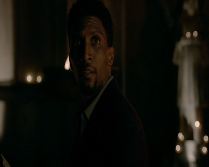VampireDiaries-dot-nl_TheOriginals4x09QueenDeath1523.jpg