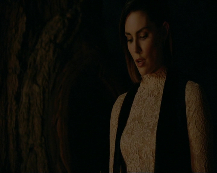 VampireDiaries-dot-nl_TheOriginals4x09QueenDeath1540.jpg