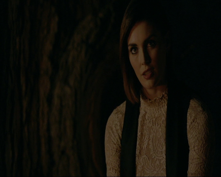 VampireDiaries-dot-nl_TheOriginals4x09QueenDeath1551.jpg VampireDiaries-dot-nl_TheOriginals4x09QueenDeath1551.jpg
