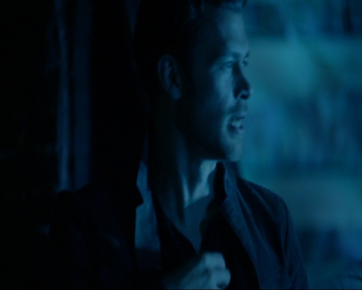 VampireDiaries-dot-nl_TheOriginals4x09QueenDeath1824.jpg