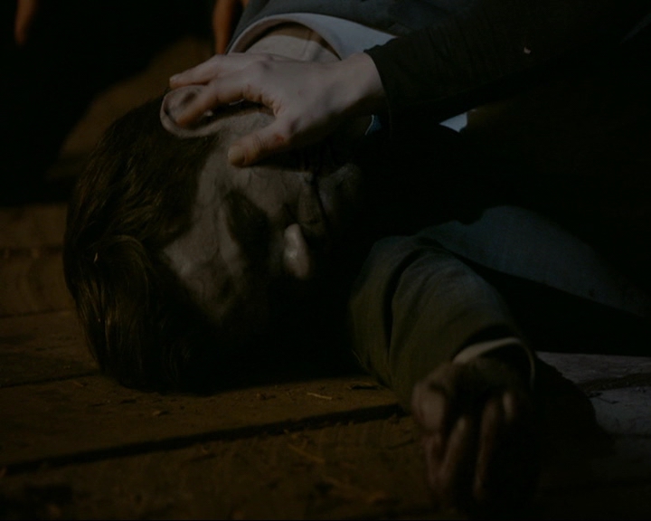 VampireDiaries-dot-nl_TheOriginals4x09QueenDeath1918.jpg VampireDiaries-dot-nl_TheOriginals4x09QueenDeath1918.jpg