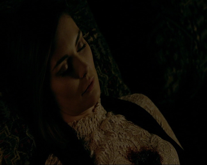 VampireDiaries-dot-nl_TheOriginals4x09QueenDeath2210.jpg VampireDiaries-dot-nl_TheOriginals4x09QueenDeath2210.jpg
