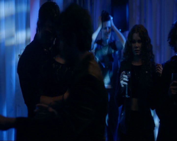 VampireDiaries-dot-nl_TheOriginals4x10Phantomesque0061.jpg