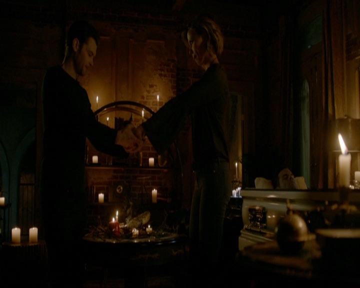 VampireDiariesWorld-dot-nl_TheOriginals4x11ASpiritThereThatWontBeBroken2044.jpg
