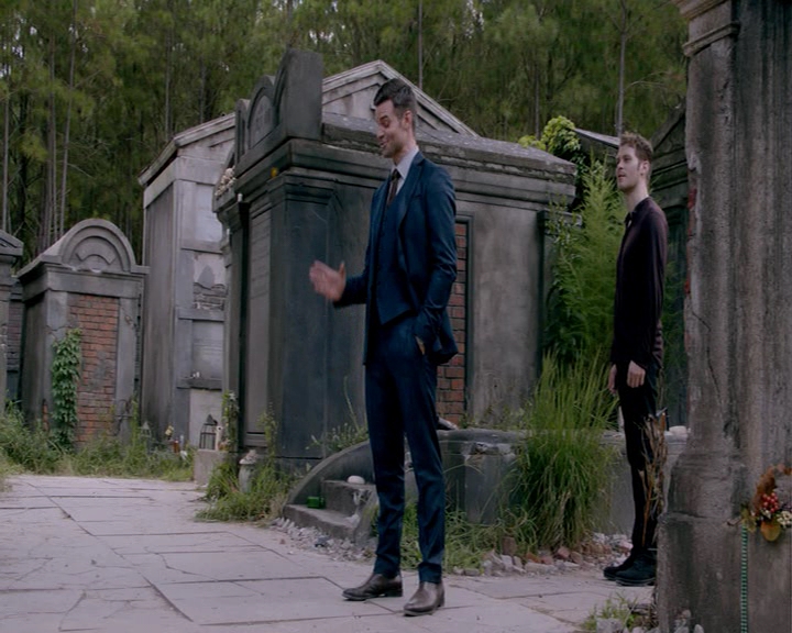 VampireDiaries-dot-nl_TheOriginals-S4-GagReel0014.jpg