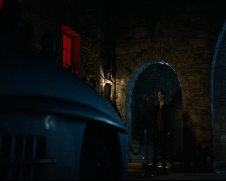 vampirediariesworld-dot-nl_TheOriginals5x01WhereYouLeftYourHeart00054.jpg