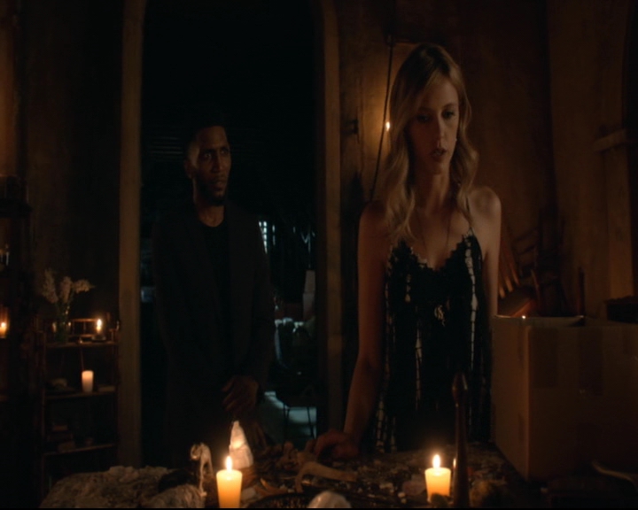 vampirediariesworld-dot-nl_TheOriginals5x01WhereYouLeftYourHeart01036.jpg